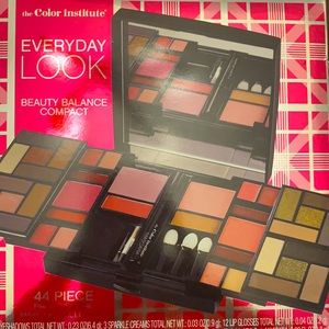 NEW 44-Piece Compact Makeup Set